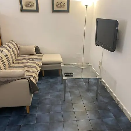 House Nomentano * Řím